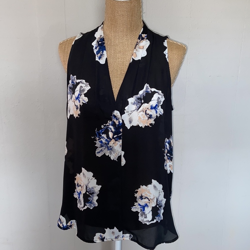 Vince Camuto V-neck floral blouse SzM - Picture 1 of 4